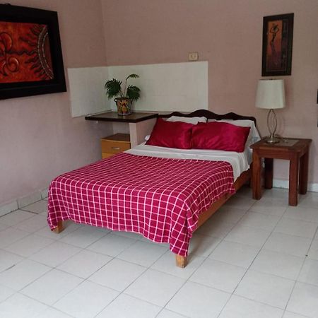 En Planta Alta A Pie De Avenida Apartment Cozumel Exterior photo